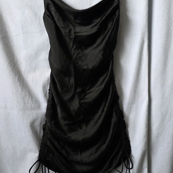 🧡 Satin Mini Ruched Dress - Picture 2 of 7